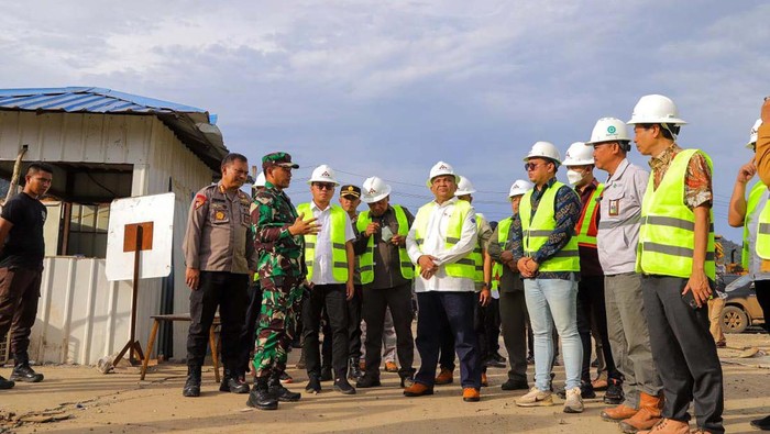 Usai Bentrokan Maut, PT GNI Disambangi Wamenaker Wakil Menteri Ketenagakerjaan, Afriansyah Noor meninjau PT Gunbuster Nickel Industry (GNI) di Morowali Utara. Sebelumnya kerusuhan sempat terjadi di pabrik ini.