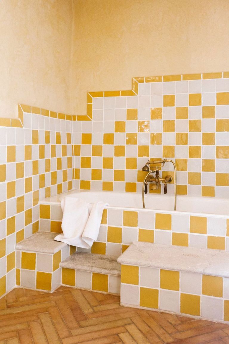 Foto ruangan kuning.