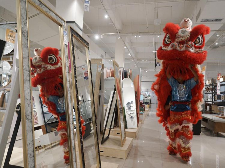 Aksi Barongsai Masuk Mal Jelang Imlek