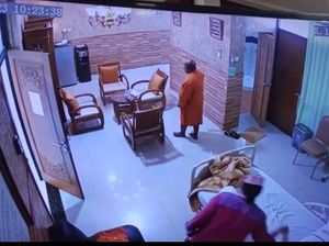 Video Rekaman CCTV Lukas Enembe Selama Dirawat di RSPAD