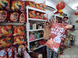 Wow Ada Angpau Raksasa di Blitar, Isinya Bukan Uang