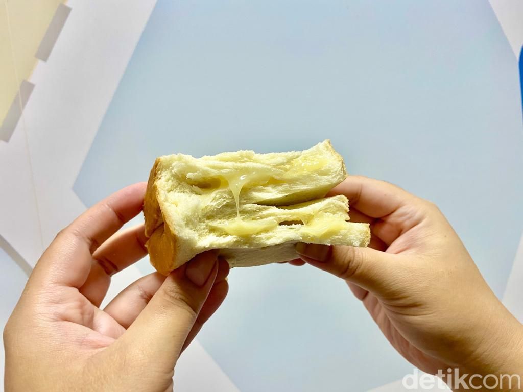 Begini Kelezatan Roti Aoka, Roti Murah Viral di Media Sosial