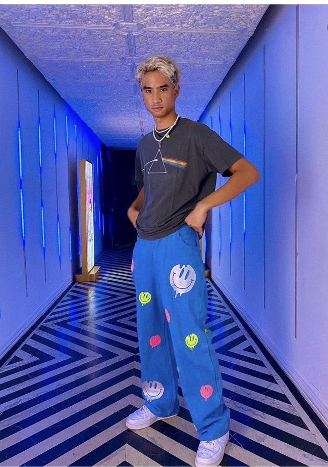 Iya memang begitu melelahkan dan sering sekali membuat saya memikirkan untuk berhenti, bunyi pesan yang diunggah Devano Danendra, Jumat (20/1/2023).Foto: dok. Instagram/@iamdevano