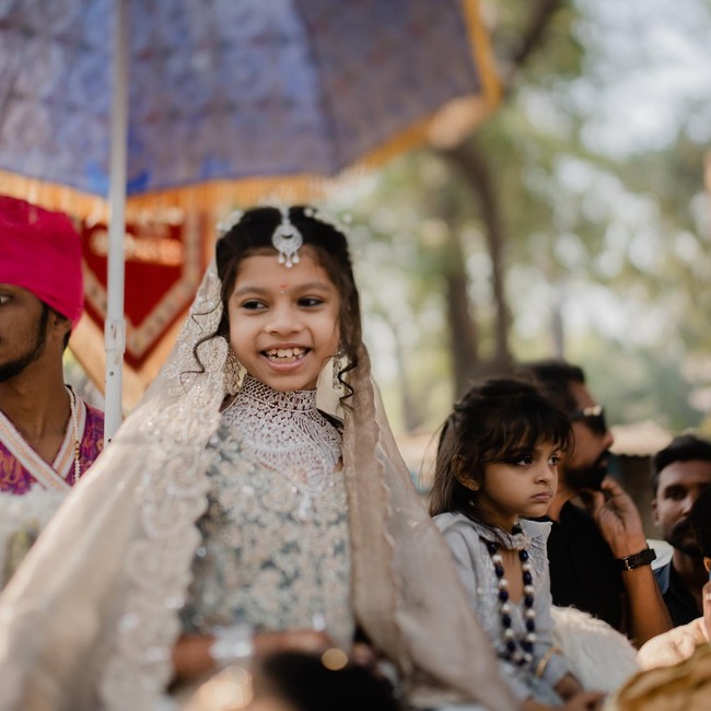 Devanshi tidak pernah menonton televisi, film atau pergi ke mal dan restoran, kata sumber dilansir AFP. Foto: Instagram @devanshi_diksha_danam