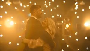 Before After Potret Elsa Pataky, Jadi Tua Bantu Chris Hemsworth Lawan Alzheimer