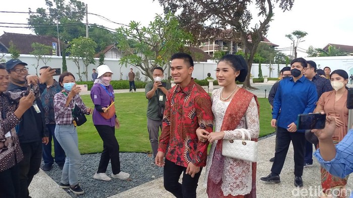 Erina Gudono dan Kaesang Pangarep di Puro Mangkunegaran Solo, Sabtu (21/1/2023).