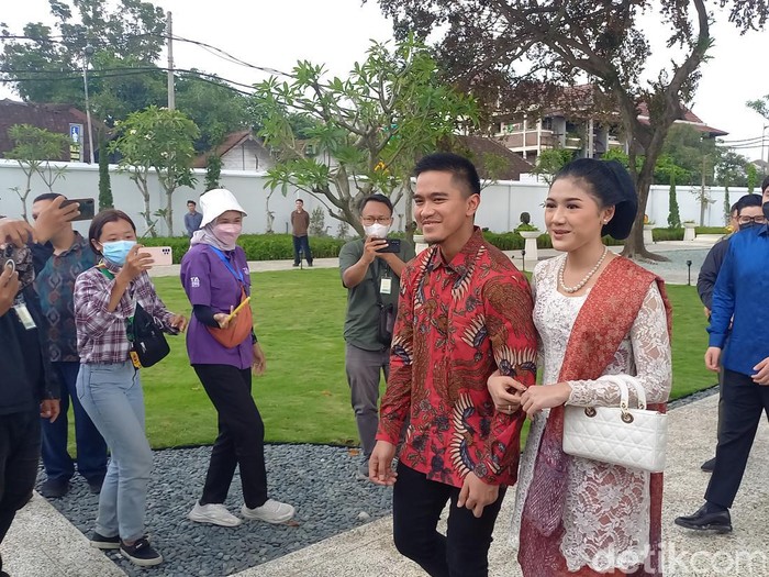 Erina Gudono dan Kaesang Pangarep di Puro Mangkunegaran Solo, Sabtu (21/1/2023).
