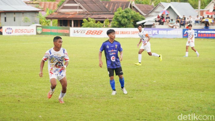 Gasis Soppeng berhasil mengalahkan Persiban Bantaeng dengan skor meyakinkan 3-0 di Lapangan Hikmat Takkalala, Soppeng, Sabtu (21/1/2023).