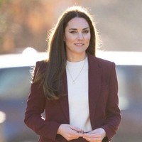 Kehadiran Kate Middleton menemui tim rugby Inggris ini membawa angin segar bagi fans keluarga Kerajaan Inggris setelah ‘serangan’ Pangeran Harry di bukunya Spare. Foto: UK Press via Getty Images/Mark Cuthbert