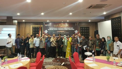 KPU NTB menggelar rapat rancangan daerah pemilihan (dapil) anggota DPRD NTB pada Pemilu 2024 di Kota Mataram, NTB, Sabtu (21/1/2023).