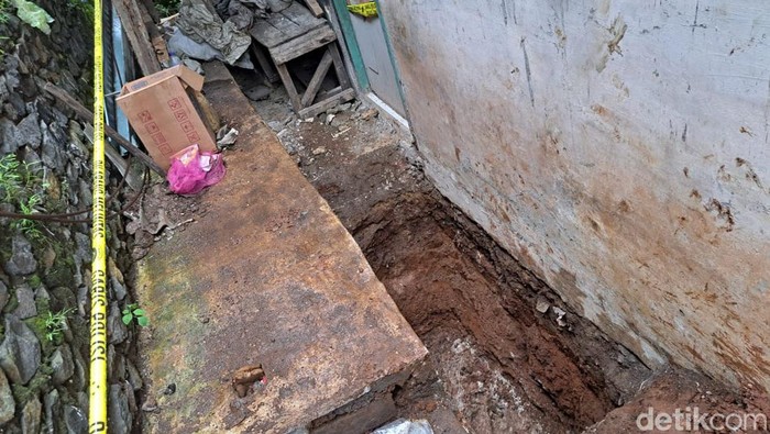 Para tersangka serial killer di Bekasi dan Cianjur telah menyiapkan lubang untuk mengubur para korban