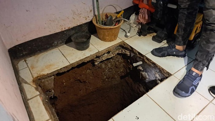 Para tersangka serial killer di Bekasi dan Cianjur telah menyiapkan lubang untuk mengubur para korban