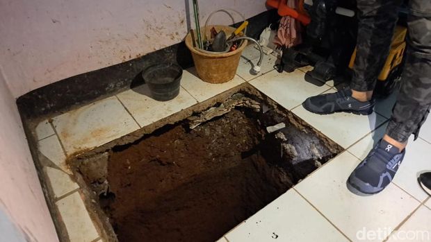 Tersangka 'pembunuh berantai' menyiapkan lubang untuk menguburkan korban di Bekasi dan Cianjur