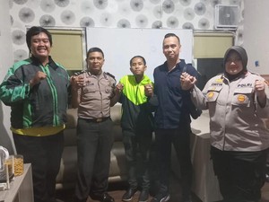 Polisi Acungkan Jari Tengah ke Pengawal Ambulans Bakal Disanksi!