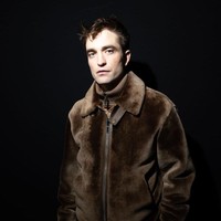 Berdasarkan sains, Robert Pattinson adalah pria tertampan di dunia karena memiliki fitur dan proporsi wajah terbaik serta sempurna. Level kesempurnaan wajah ini juga menggunakan perhitungan matematika yang disebut Greek Golden Ratio of Beauty Phi, metode perhitungan Yunani kuno untuk mengukur proporsi ideal.  Foto: Corbis via Getty Images/Stephane Cardinale - Corbis