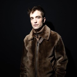 Ngomong Gak Jelas, Robert Pattinson Dikira Pakai Narkoba