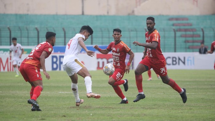PSM Makassar bermain imbang 2-2 melawan Bali United dalam lanjutan pekan ke-19 Liga 1 2022/2023.