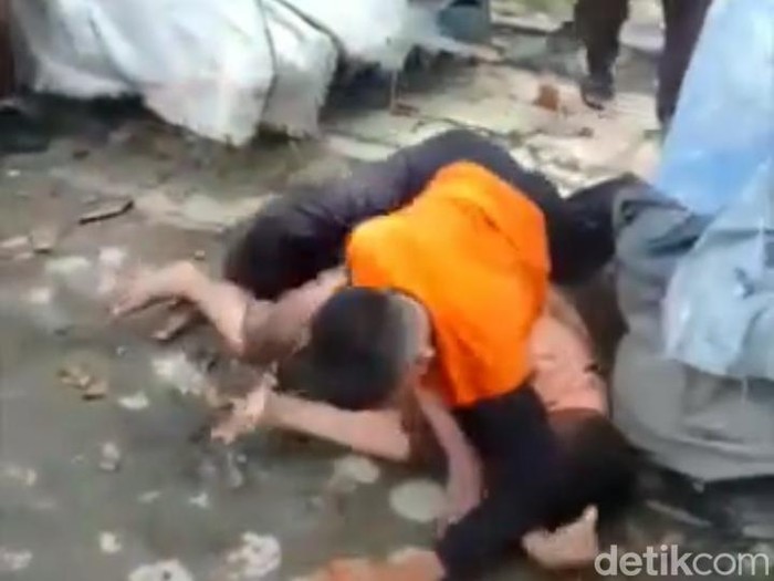 Tangkapan layar video duel pelajar SMP di Asahan, Sumut.