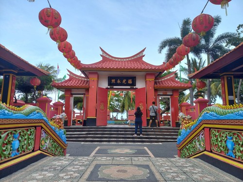 Tempat Ibadah Tri Dharma (TITD) Ling Gwan Kiong, salah satu klenteng tertua di Gumi Panji Sakti, Buleleng, Bali.