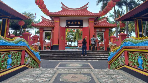 Tempat Ibadah Tri Dharma (TITD) Ling Gwan Kiong, salah satu klenteng tertua di Gumi Panji Sakti, Buleleng, Bali.