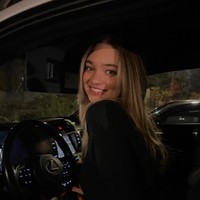 Tak tinggal di Indonesia, di luar negeri rupanya Tina juga mengikut jejak tantenya, Tamara, dengan berkarier di dunia entertainment. Foto: Instagram/@tinableszynski