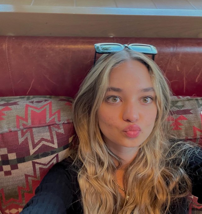 Nama Tina Bleszynski mungkin terasa asing untuk didengar. Keponakan Tamara Bleszynski itu memang jarang tersorot di Indonesia. Namun di luar negeri, ia sudah mulai merintis kariernya di dunia perfilman Hollywood. Foto: Instagram/@tinableszynski