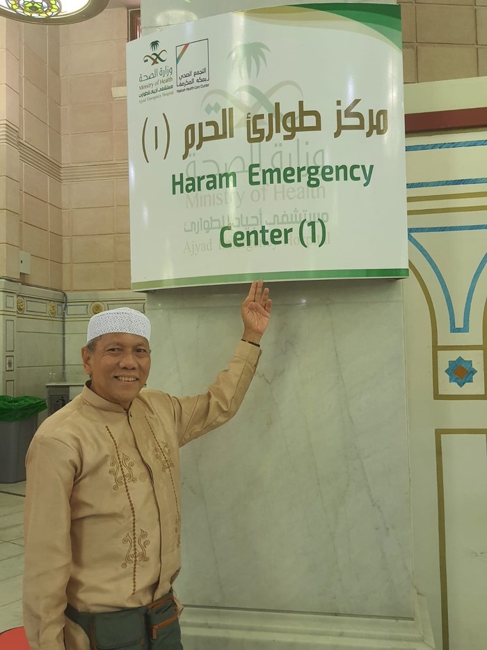 Direktur Pascasarjana Universitas YARSI Tjandra Yoga Aditama berbagi kisah saat umrah awal 2023.