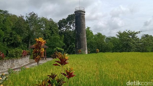 Tugu Waseso di Desa Soropaten, Kecamatan Karanganom, Klaten, Jawa Tengah.