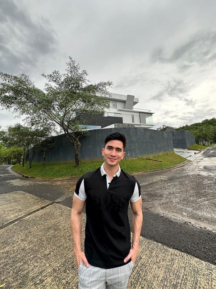 Verrell Bramasta Verrell Bramasta dan rumah di Sentul.
