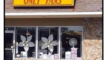 Cuma sekadar kipas. Only Fans. If you know, you know. Foto: neighbours_wifi via Bored Panda  