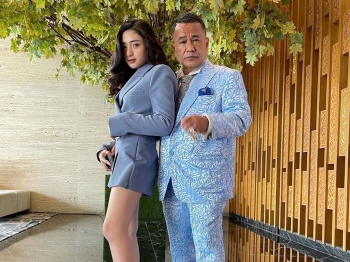 asisten Hotman paris
