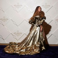 Seperti dikutip Daily Mail, Beyonce dibayar dengan harga fantastis untuk konser di pembukaan Atlantis The Royal, Dubai ini. Dia dikabarkan menerima bayaran US$ 35 juta atau sekitar Rp 525 miliar untuk konser selama satu jam. Foto: Mason Poole/Parkwood Media/Getty Images/Atlantis The Royal