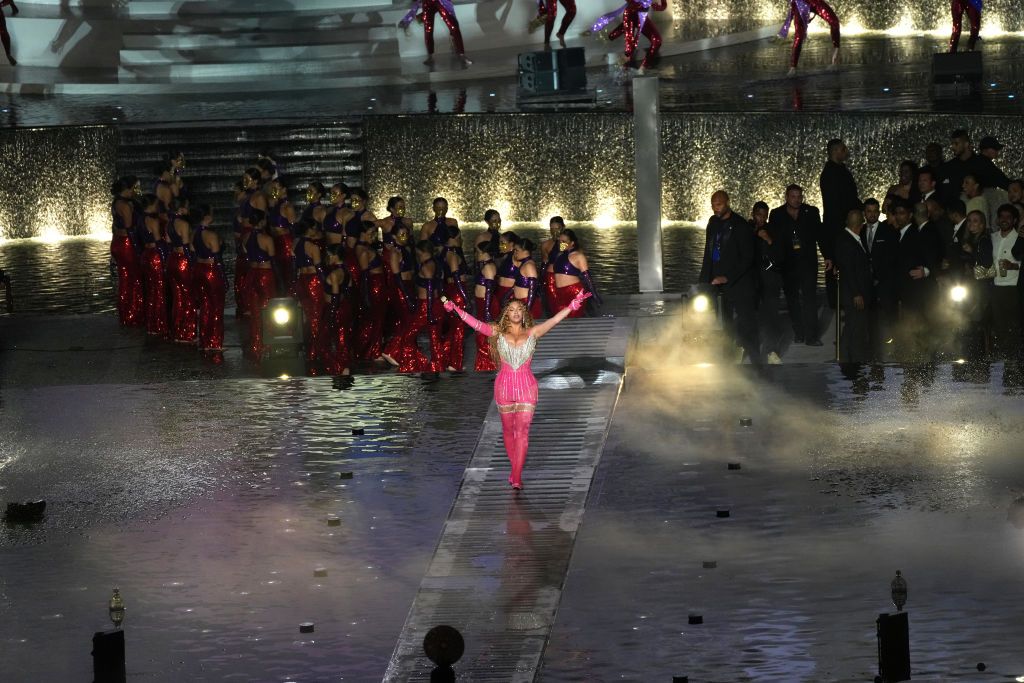 Beyonce tampil di pembukaan Hotel Atlantis The Royal, Dubai, Uni Emirat Arab, 21 Januari 2023.