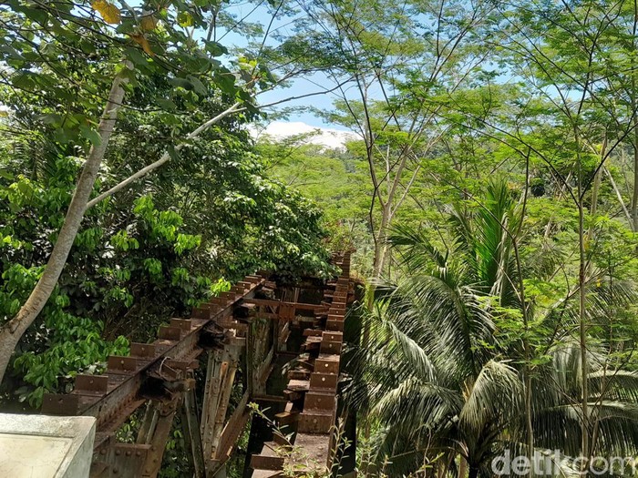 Cagar budaya di bekas jalur perkeretaapian Pangandaran.