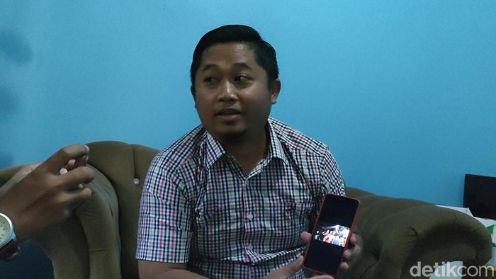 Dadan, salah seorang kerabat almarhumah Siti, korban Wowon cs.