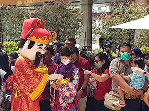 Kemeriahan Imlek di Deli Park Mall Medan