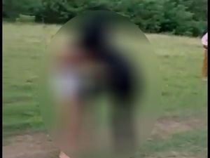 Viral Dua Wanita di NTT Adu Jotos hingga Nyaris Telanjang Dada
