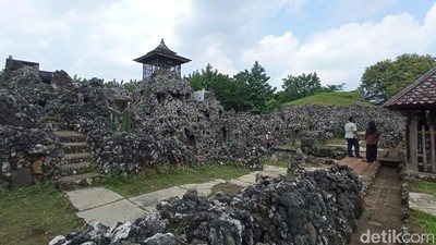 Melihat Taman Goa Sunyaragi di Cirebon dari Dekat