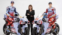 Diapit Alex Marquez dan Diggia, Nadia Padovani melanjutkan peran sebagai kepala tim Gresini Racing MotoGP.Foto: Gresini Racing