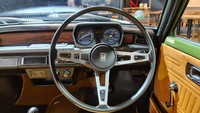 Setir bulat yang lebar, layar informasi kecepatan, tachometer masih berupa jarum analog. Foto: Honda Prospect Motor