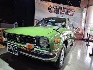 Mulus.. Mbah Uyut Honda Civic Mejeng di Jakarta