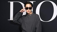 Tentunya, Jimin juga menghabiskan waktu bersama member BTS lain, J-Hope. Foto: Getty Images