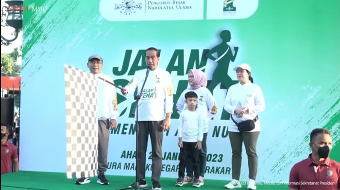 Jokowi jalan sehat 1 abad NU