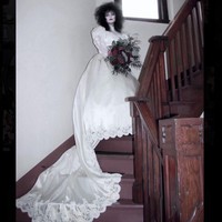 Itu sangat menyenangkan karena gitar-gitar itu sudah lama disembunyikan, seperti pengantin pria yang tidak bisa melihat pengantin wanitanya. Hanya beberapa orang yang tahu tentang (tema) itu jadi beberapa terkejut dan sangat senang melihatnya, tambahnya. Foto: Instagram @madi_danger