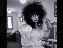 Potret Pernikahan Viral Berkonsep Heavy Metal, Sangar Tapi Romantis