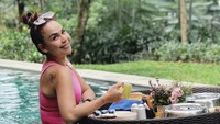 Melaney kini semakin langsing. Ia mengaku baru-baru ini jalani diet hingga turun 5 kilogram (kg). Sebelumnya ia bahkan pernah turun 15 kg lho!