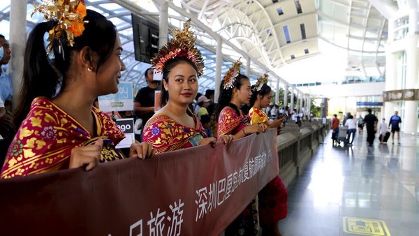 Kedatangan kembali wisman asal China tersebut diharapkan dapat mendukung target kunjungan wisatawan mancanegara Indonesia pada 2023, yakni sebesar 3,5 juta-7,4 juta kunjungan. AP/Firdia Lisnawati 