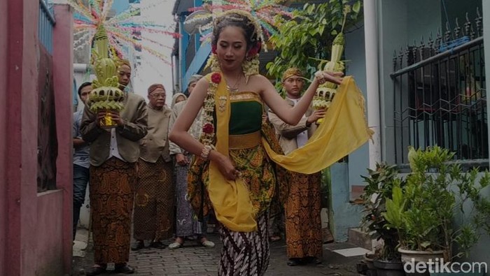 penari cucuk lampah