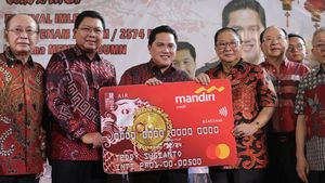 Penyerahan Kartu Kredit Edisi Fengshui di Petak Enam