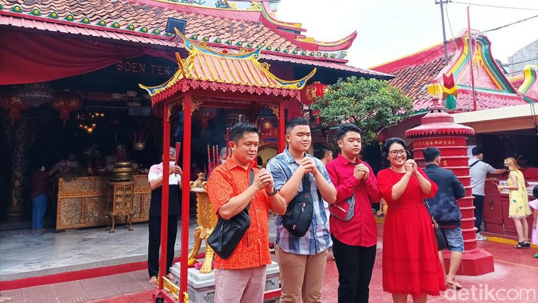 Perayaan Imlek di Klenteng Boen Tek Bio Perayaan Imlek di Klenteng Boen Tek Bio
